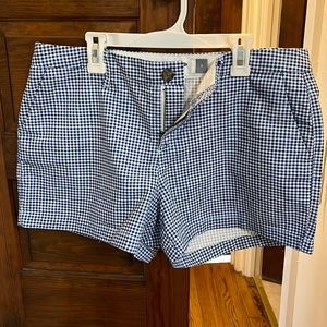 Mid rise, blue plaid, chino shorts, worn once